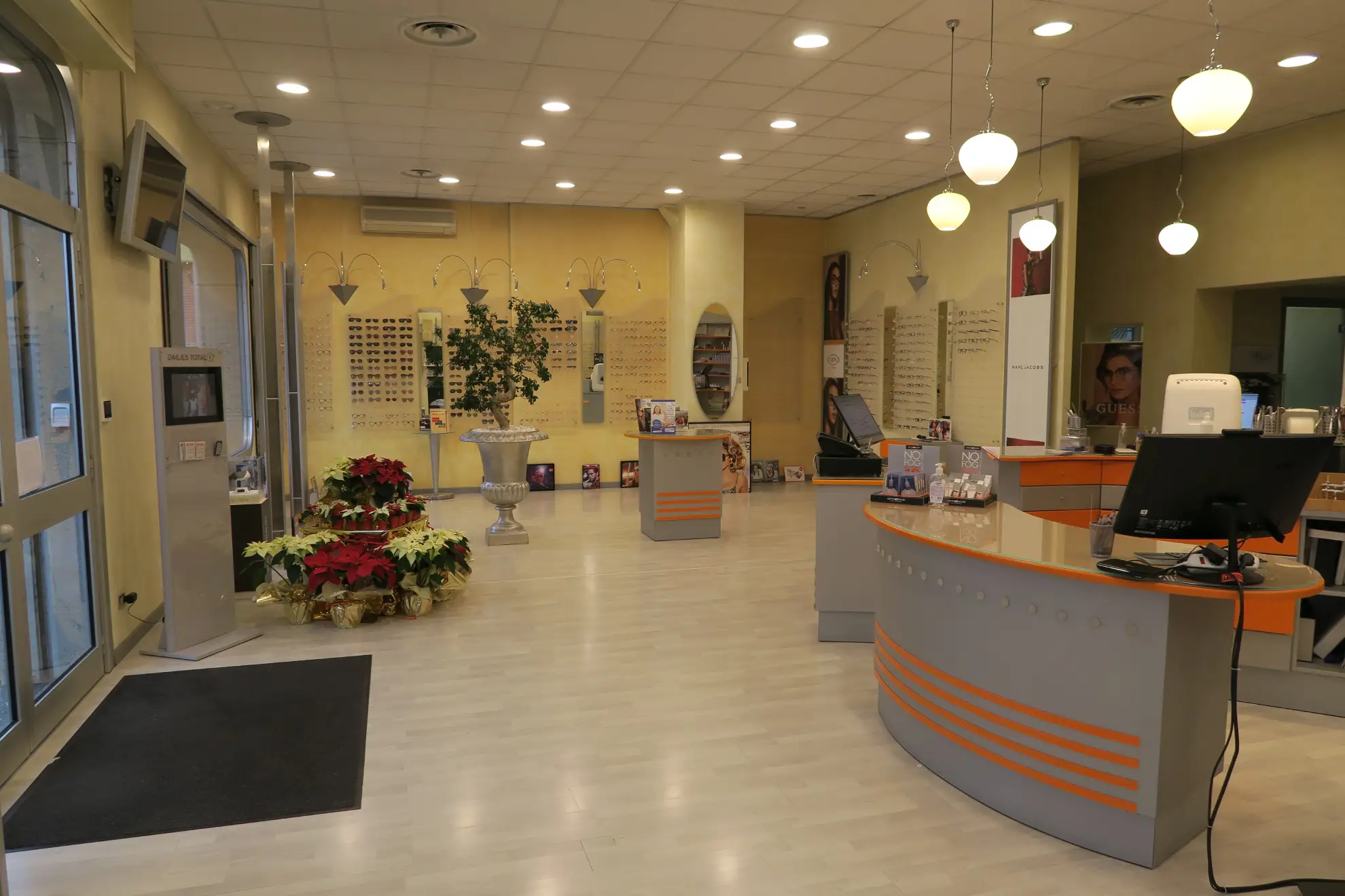 Banco e sala di 3T Optic